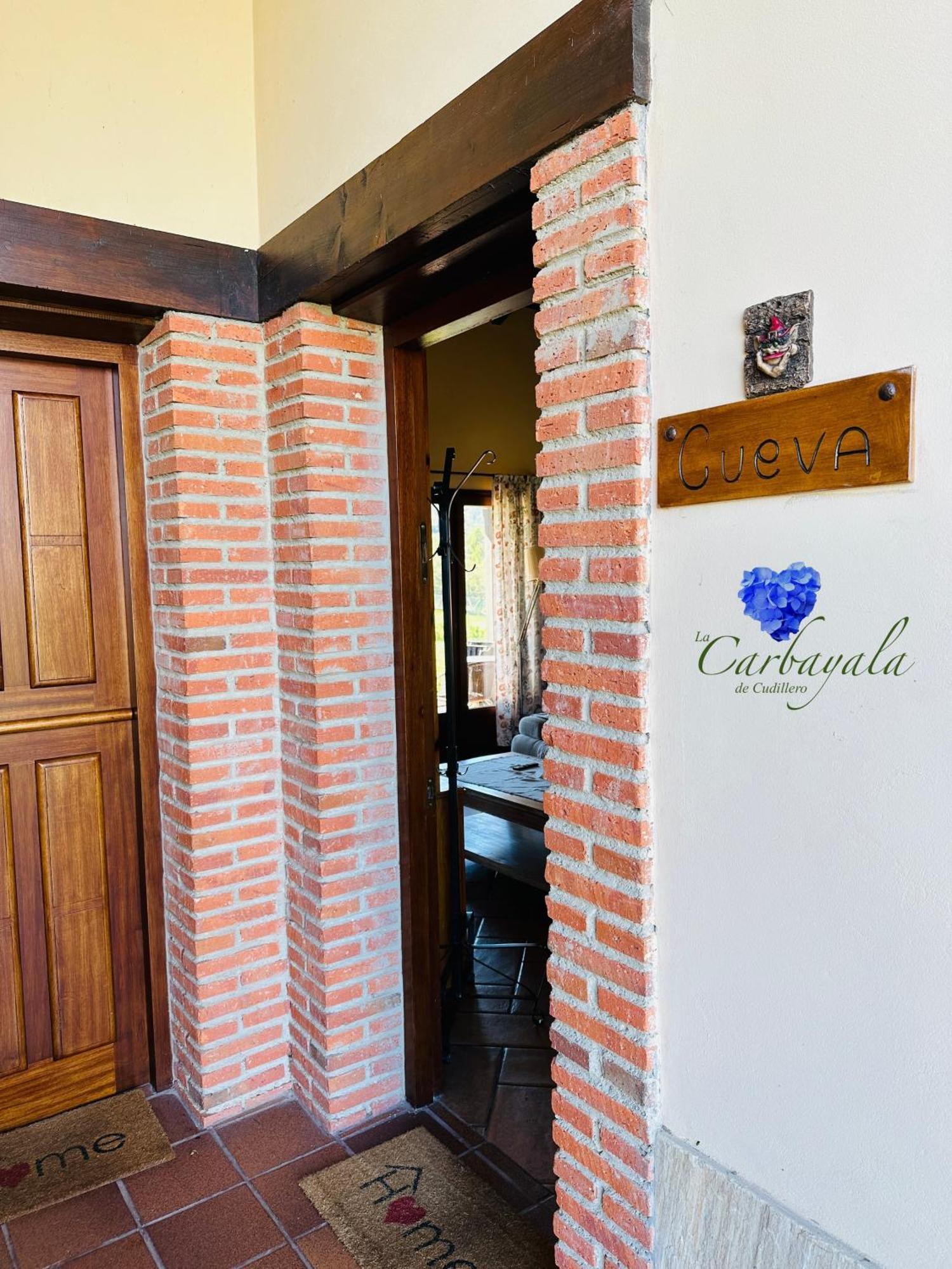 Apartamentos Rurales La Carbayala Ovinana  Exterior photo