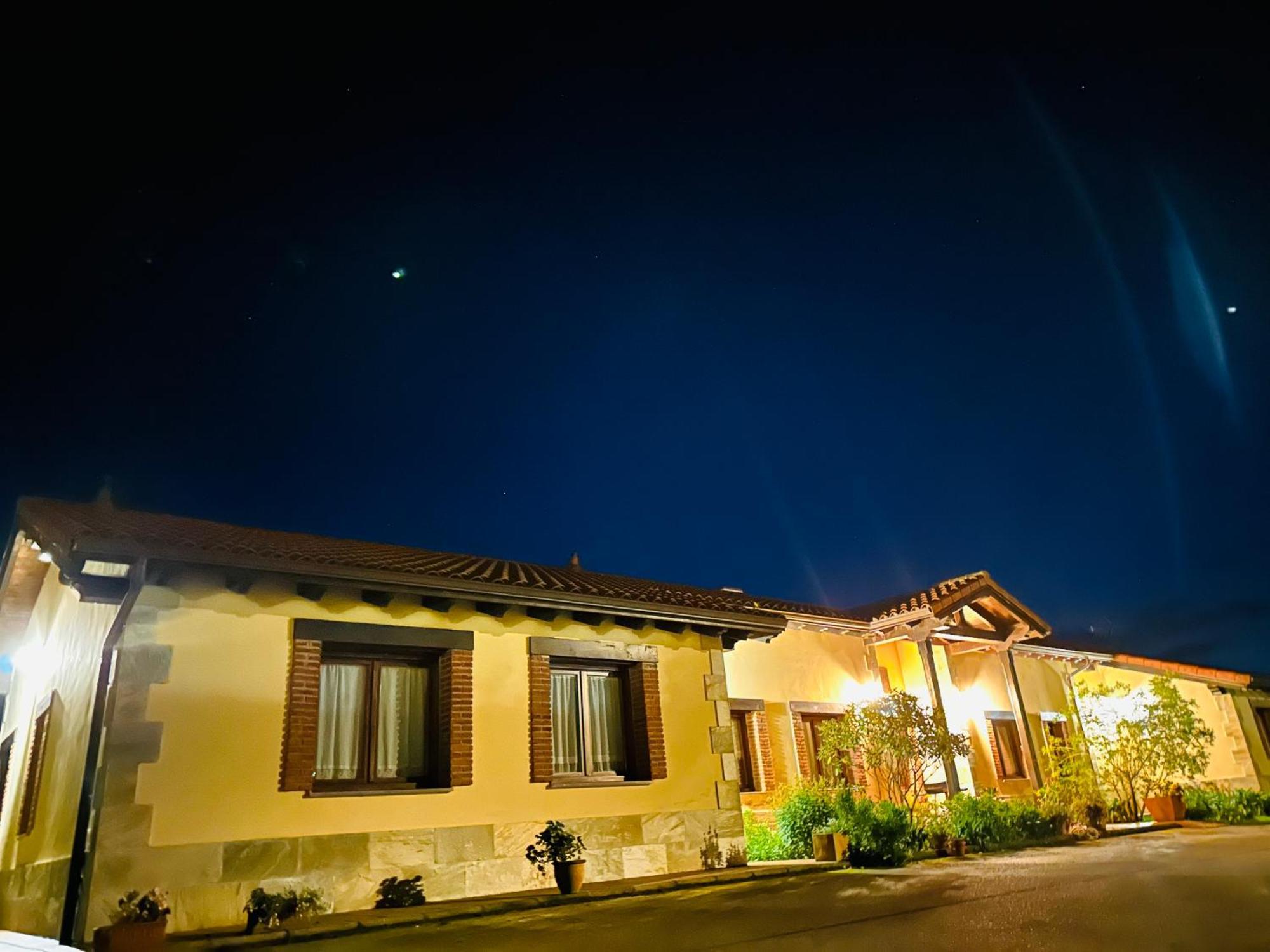 Apartamentos Rurales La Carbayala Ovinana  Exterior photo
